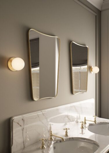 CTO_MezzoLargeWallLight_SatinBrass_Bathroom_2_1920x