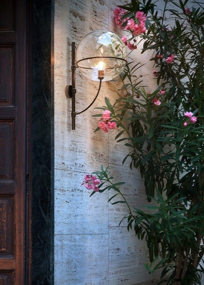 Lyndon Design Vico Magistretti low