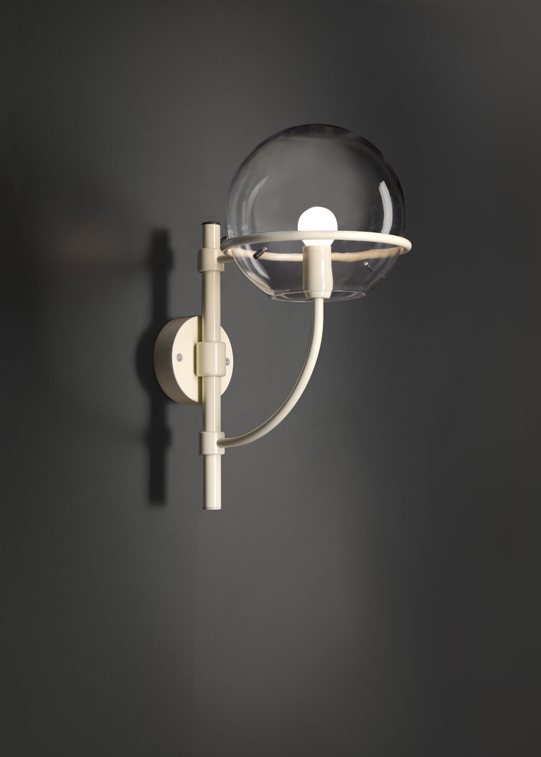 LYNDON-OUTDOOR-SCONCE-OLUCE