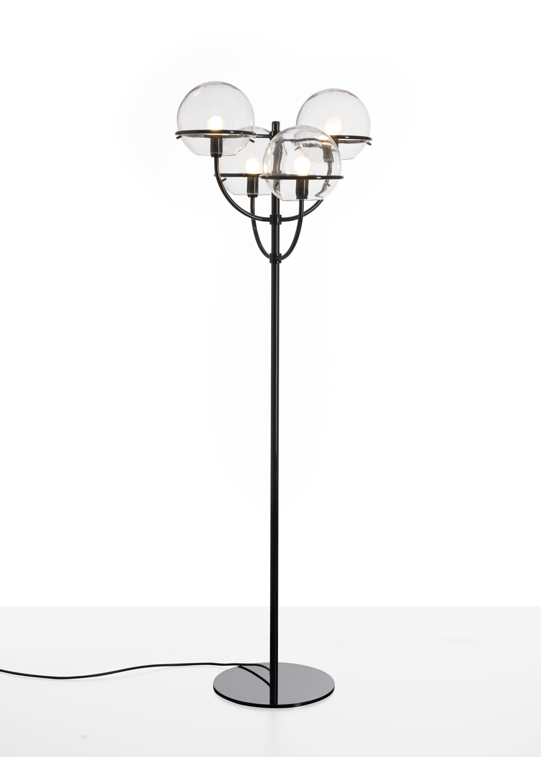 LYNDON-FLOOR-OUTDOOR-OLUCE
