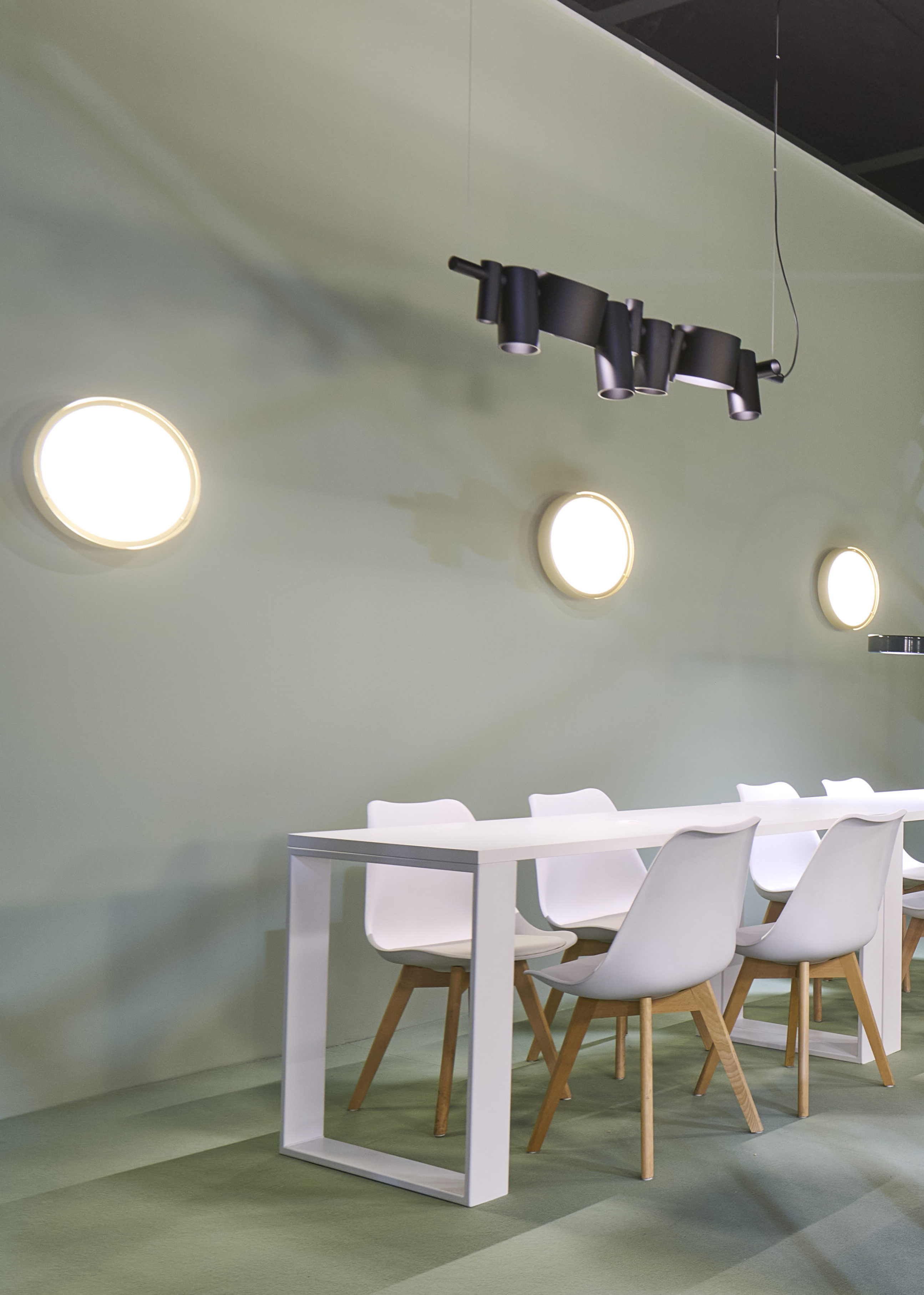Oluce – Stand – interno – Salone 2025_01